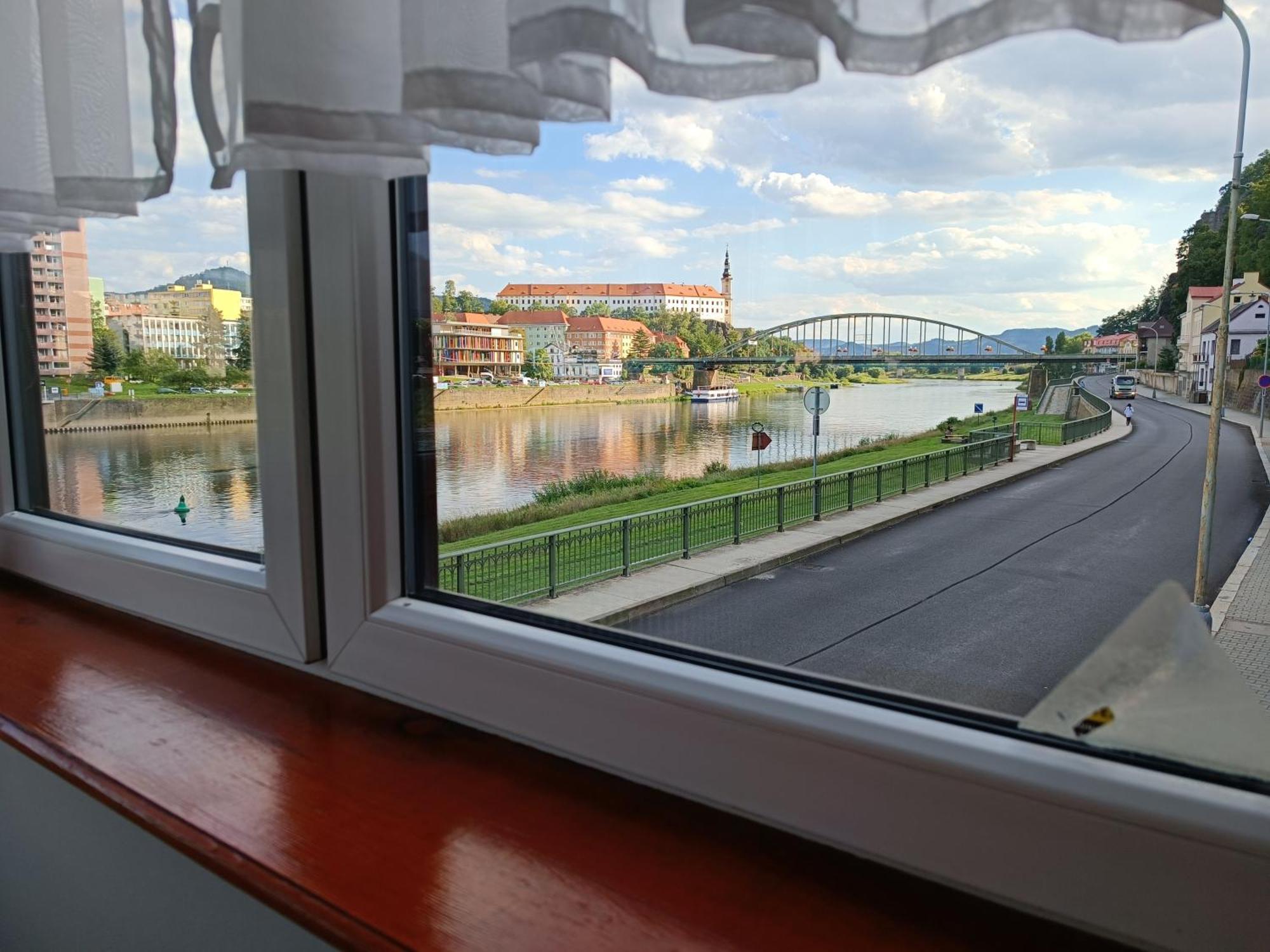 Appartement U Bocmana S Vyhledem Na Zamek A Labe à Decin Extérieur photo