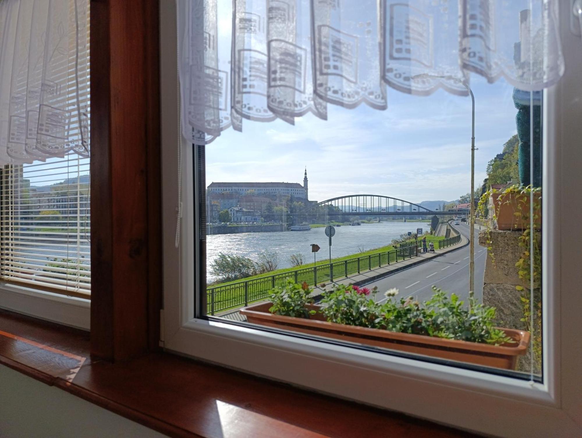 Appartement U Bocmana S Vyhledem Na Zamek A Labe à Decin Extérieur photo